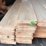 Holzbretter Rauspund Fichtenholz Detailansicht