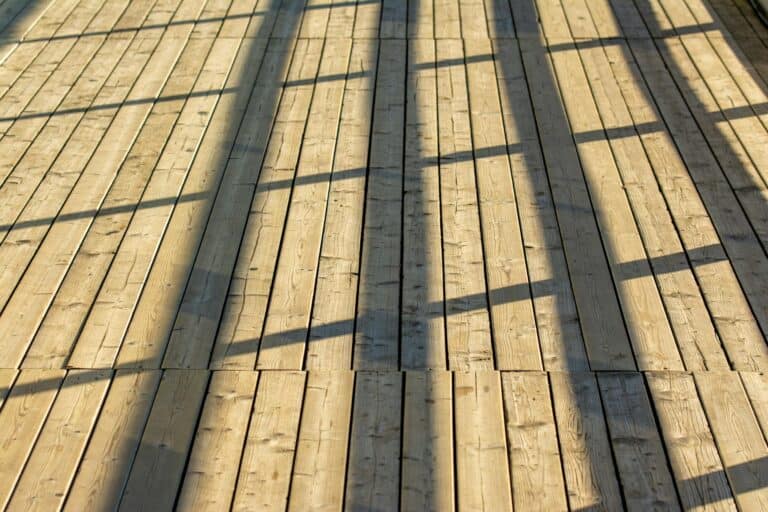 Terrassendielen Holz: Der ultimative Vergleich für Ihre Traumterrasse 2025
